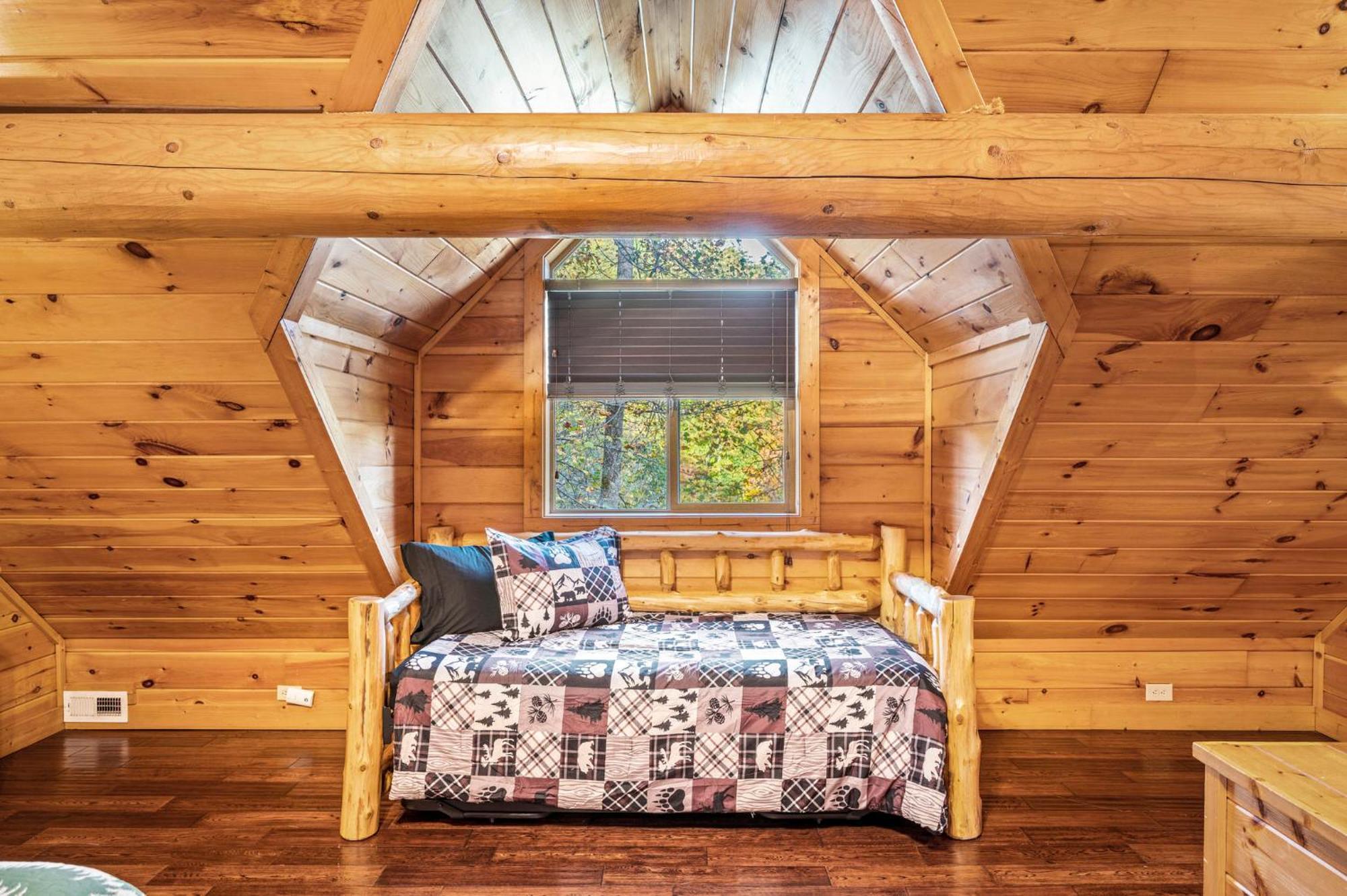 Relaxation Retreat - Pickleball Cabin - Wi-Fi, Fire Pit With Bar, Ev, Game Room, Hot Tub, Pool Access - Mins To Pf Севьервилл Экстерьер фото